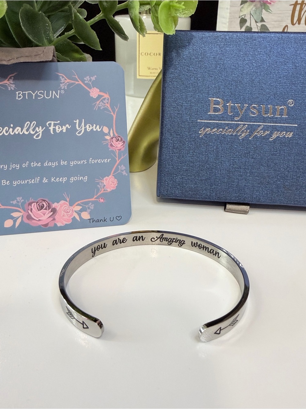 Inspirational Cuff Bracelet - "You Are an Amazing Woman" Silver